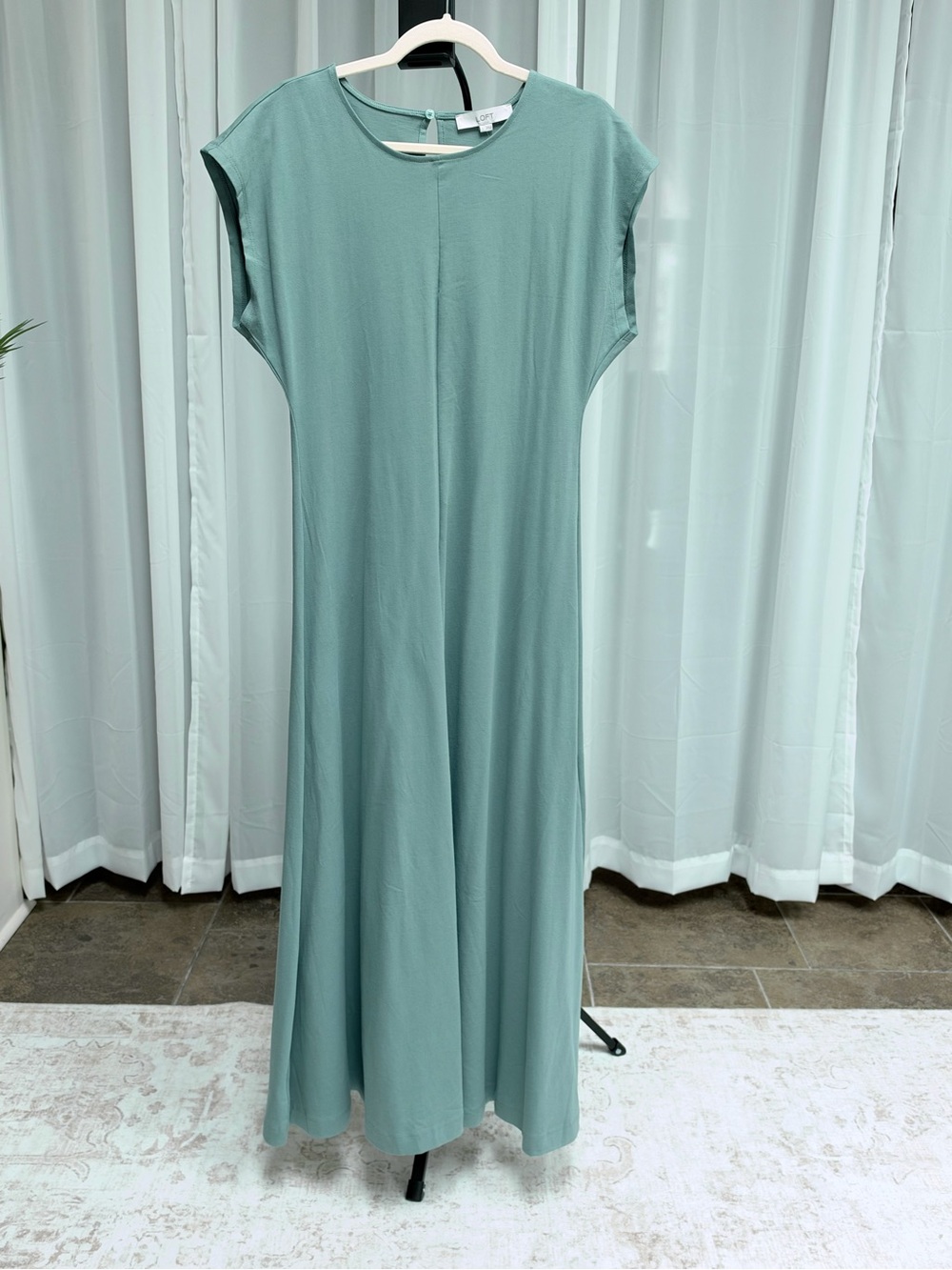 NWT LOFT Sage Green Cap-Sleeve Maxi Dress Size Small